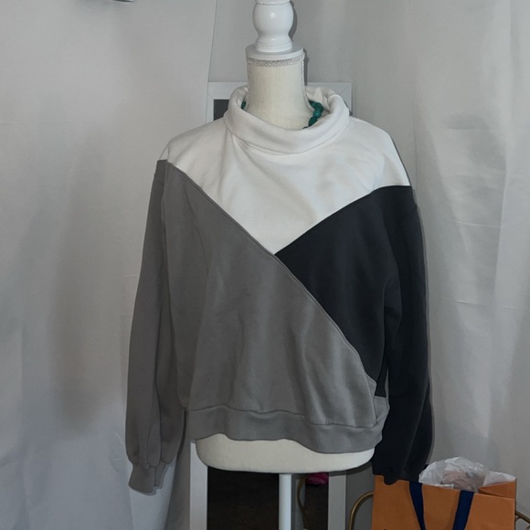 Abercrombie & Fitch Sweaters - Abercrombie & fitch pullover